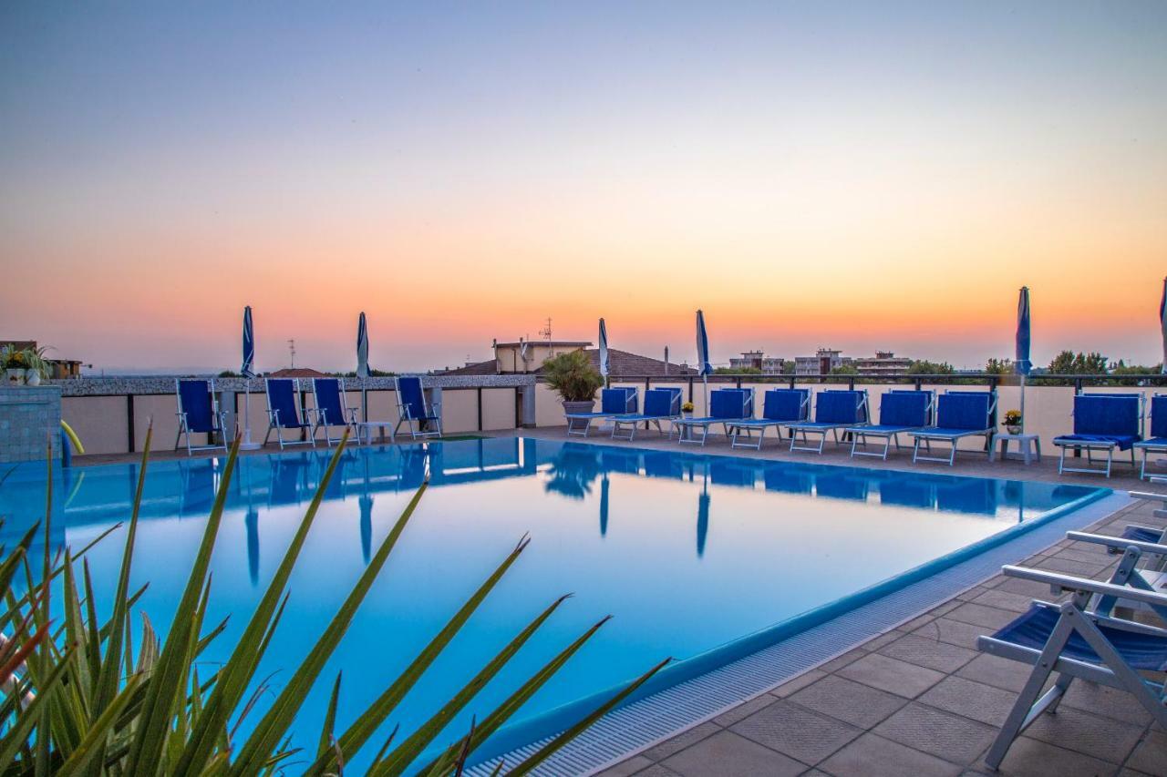 Renzo Hotel تْشيزيناتيكو المظهر الخارجي الصورة