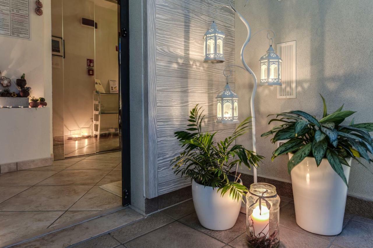 Renzo Hotel تْشيزيناتيكو المظهر الخارجي الصورة